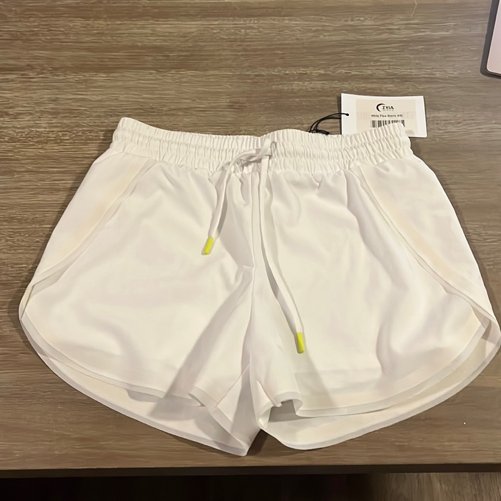 Zyia white flow shorts